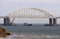 Украина готовит еще один проход судов через Керченский пролив с привлечением международных партнеров, - Турчинов