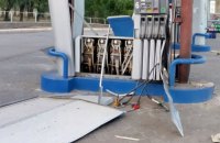 Унаслідок обстрілів на Дніпропетровщині пошкоджено АЗС і підприємство
