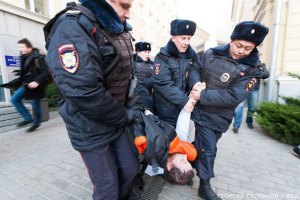 Російська поліція відпустила українських журналістів