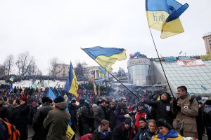 На Майдане формируется колонна желающих идти к Межигорью