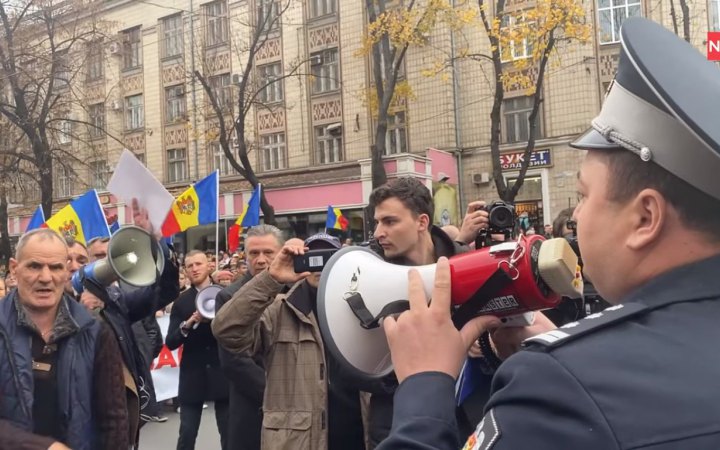 Проросійська партія влаштувала мітинг у Кишиневі: учасники закидали поліцейських яйцями, намагалися влаштувати сутички