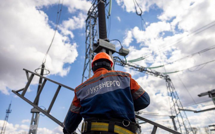 Укренерго: енергетикам вдалося відновити частину пошкодженого атаки РФ обладнання