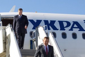 Янукович уже прилетел в Сочи