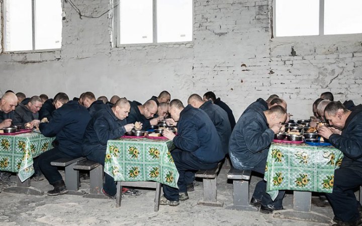 Військовополонені росіяни отримують до 2 тисяч грн зарплатні в українських таборах 