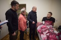 Шольц із Зеленським відвідали поранених захисників України