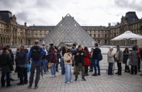 У справі про пограбування Лувру кількість підозрюваних зросла до чотирьох 