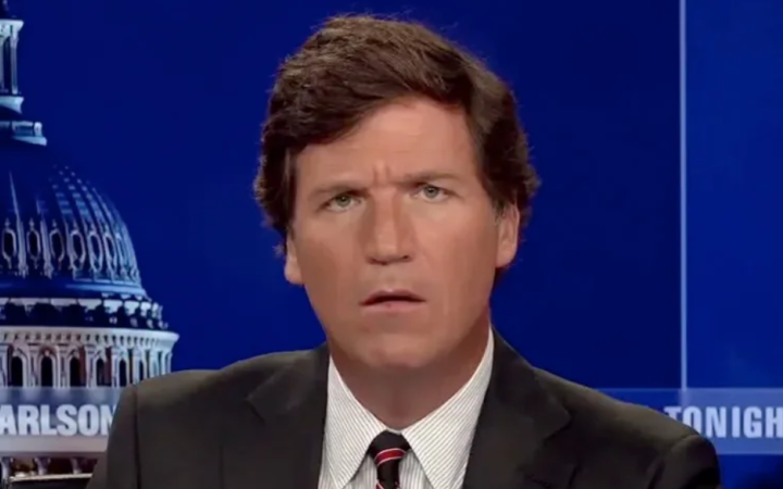 «Він насправді недостатньо розумний»: Трамп заявив, що Такер Карлсон не має стосунку до руху MAGA