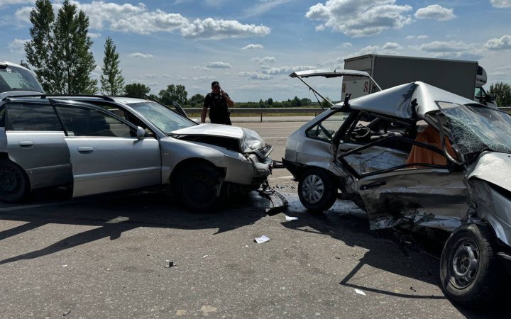 На Волині зіткнулись Audi та ВАЗ. Одна жінка загинула, ще дві жінки та троє дітей травмовані