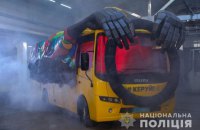 Нацполіція запустила на дорогах України "автобус-примару" з гігантськими руками