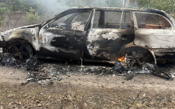 Росіяни атакували дроном цивільну машину в Харківській області