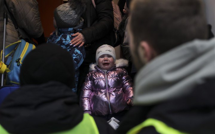 Британія і Польща збудують в Україні два тимчасові містечка для переселенців