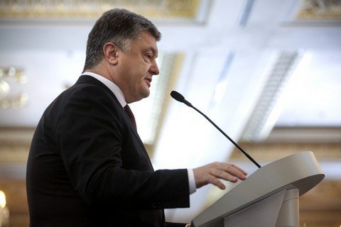 Порошенко предложил вынести на заседание СНБО вопрос конфискации угля с Донбасса