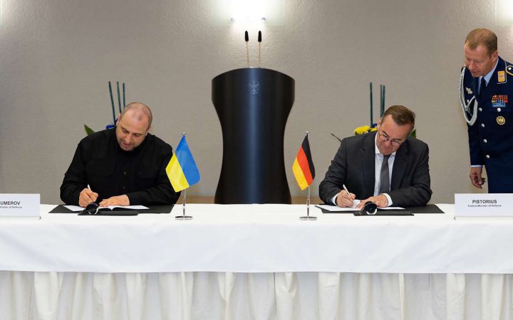 Україна та Німеччина підписали угоду про фінансування виробництва далекобійної зброї (доповнено)