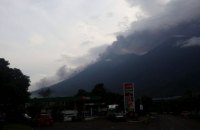 Близько 200 осіб зникли безвісти після виверження вулкана у Гватемалі