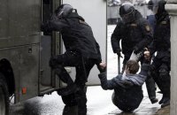 В Гродно силовики начали жесткие разгоны и задержания