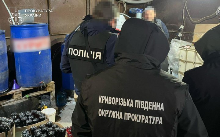 У Кривому Розі ліквідовано підпільне виробництво алкоголю з щомісячним прибутком у понад пів мільйона гривень