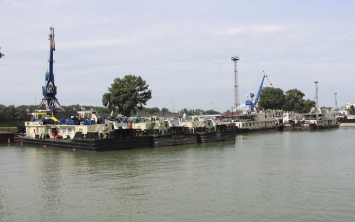 Відновили судноплавство каналом гирла "Бистре" після його закриття через вибух