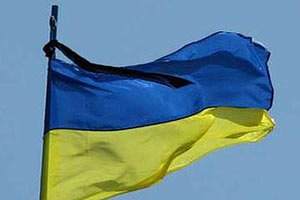 У Львові вивісили державні прапори з траурними стрічками