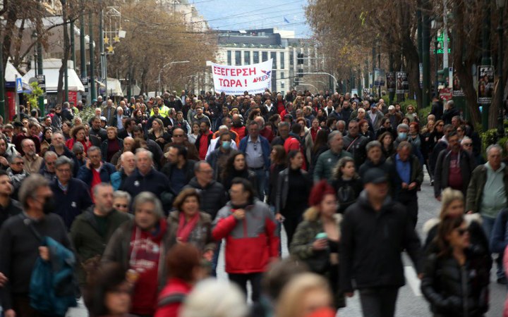 Греція стане першою країною ЄС, яка запровадить 13-годинний робочий день