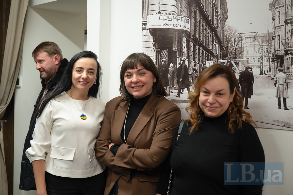 Зправа-наліво: Марія Ковач, Марина Безкоровайна і Вікторія Бутенко 