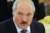 Лукашенко наградил орденами Почета российских офицеров