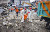 Кількість загиблих внаслідок обвалу школи в Індонезії зросла до 54