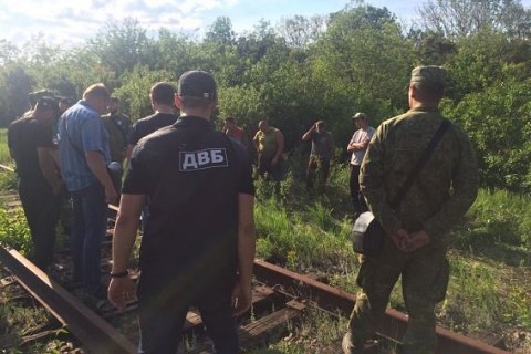8 жителів Дружківки вкрали 137 м залізничного полотна в Луганській області