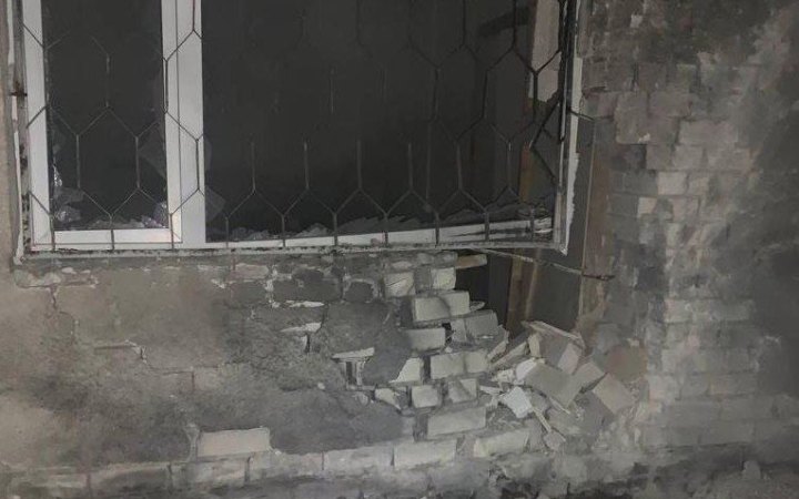 Окупанти вдарили по дитячій лікарні у Херсоні: пошкоджено неонатальний корпус