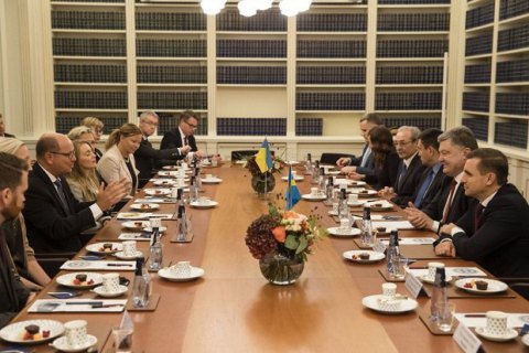 Глава парламента Швеции заверил Порошенко в поддержке продления санкций против России