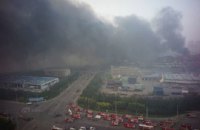 На месте взрывов в Тяньцзине начались пожары