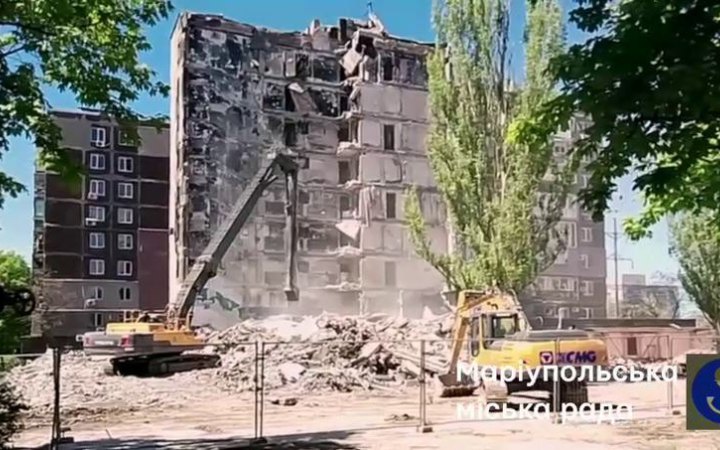 Російські окупанти демонтували в Маріуполі 282 багатоквартирних будинки