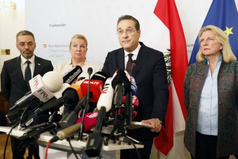 Вице-канцлер Австрии подал в отставку из-за скандала с российскими деньгами на выборы