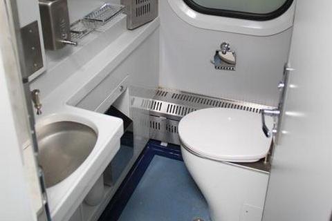 УЗ хочет закупить туалеты для поездов по 1 млн гривен за штуку 