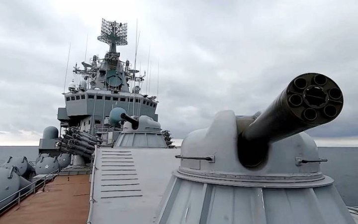 Росія вперше за декілька днів вивела в Чорне море ракетоносій