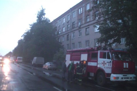 У Харкові внаслідок пожежі в п'ятиповерхівці вночі евакуювали понад 100 осіб