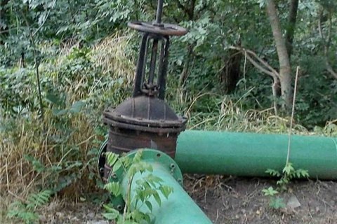 Троє мешканців Подольська отримали по року умовно за крадіжку труб неробочого водопроводу