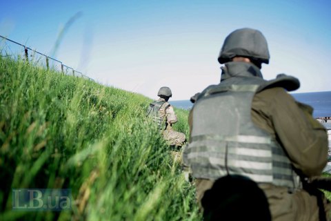 На Донбассе за сутки открывали огонь 14 раз, ранены двое военных