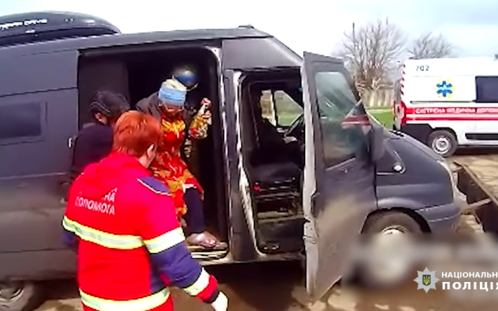 На Херсонщині поліцейські евакуювали з Берислава ще трьох місцевих жителів