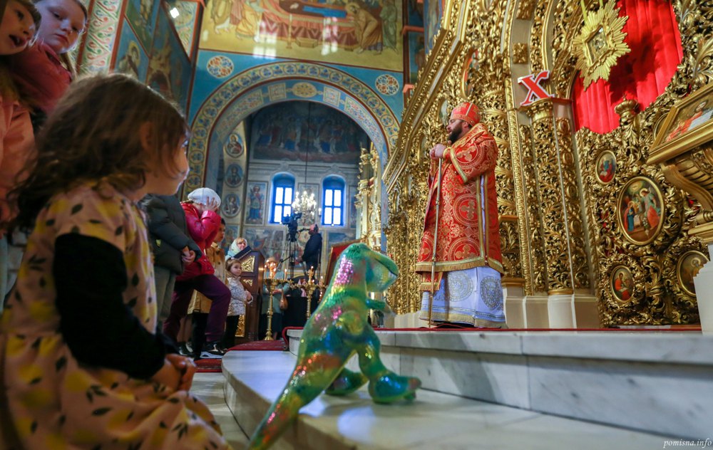 Богослужіння в Фомину неділю. Михайлівський золотоверхий собор