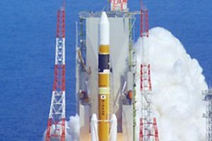 Япония вывела на орбиту четыре спутника