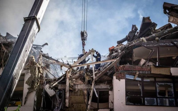 У Києві внаслідок обстрілів окупантів пошкоджено понад 640 інфраструктурних об’єктів та житлових будинків