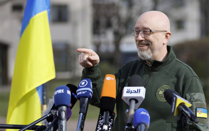 НАТО запустить програму щодо перевірки закупівель для української армії, - Резніков
