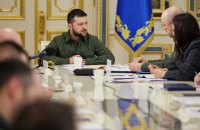 Зеленский на совещании с правительством поручил найти источники наполнения госбюджета и ввести эмбарго на торговлю с РФ