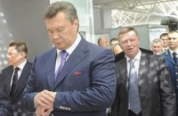 Янукович собирает совещание по НК в аэропорту
