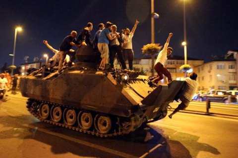 В Турции отмечают первую годовщину попытки переворота