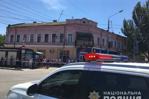 Из кредитного учреждения в Одессе освободили двух заложниц, злоумышленника задержали (обновлено)