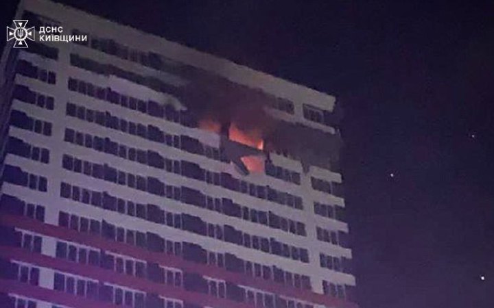 На Київщині уламки ворожого дрона влучили у недобудовану багатоповерхівку