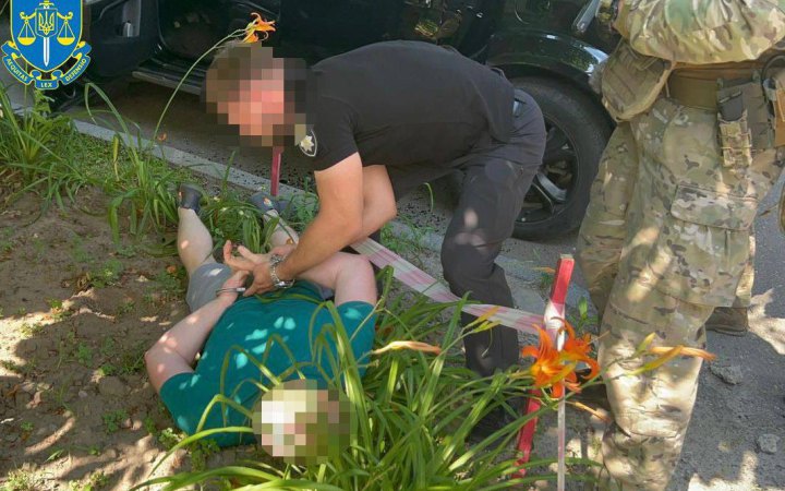 У Запорізькій області затримали родича посадовця ТЦК, який вимагав "відкат" із допомоги родині загиблого воїна