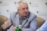 Власть должна защитить пострадавших вкладчиков банка "Аркада", - Кучеренко