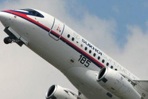 Россия в рамках авиасалона в Ле Бурже продала 12 самолетов SuperJet 100